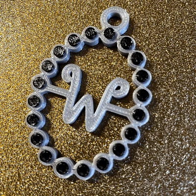 Mặt dây chuyền Wednesday có thể in dễ dàng