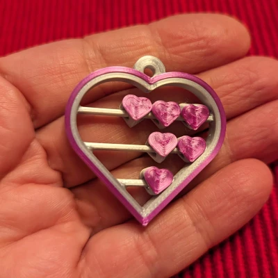 Mặt dây chuyền trái tim nhảy múa