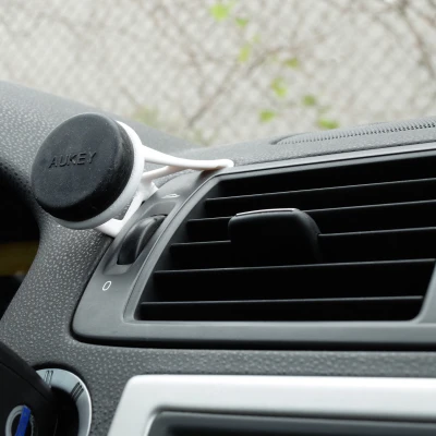 Giá Đỡ Điện Thoại Nam Châm Cho Volvo C30 S40 V50