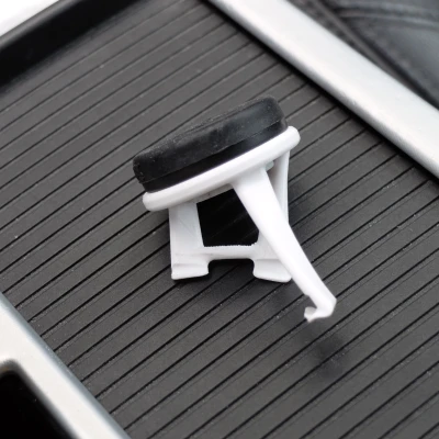 Giá Đỡ Điện Thoại Nam Châm Cho Volvo C30 S40 V50