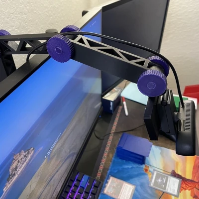 Giá đỡ webcam VESA cho game bàn