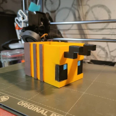 Chậu Minecraft hình Ong