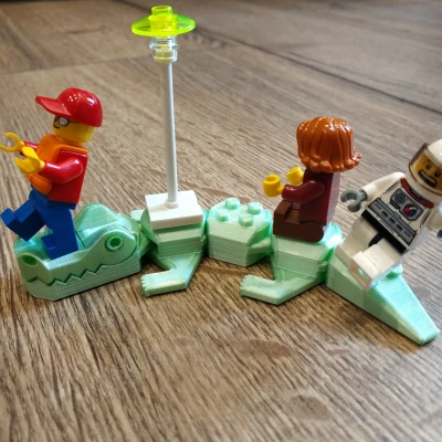 Brick-Flexi-Gator và Flexi-Gator-M81-Remix