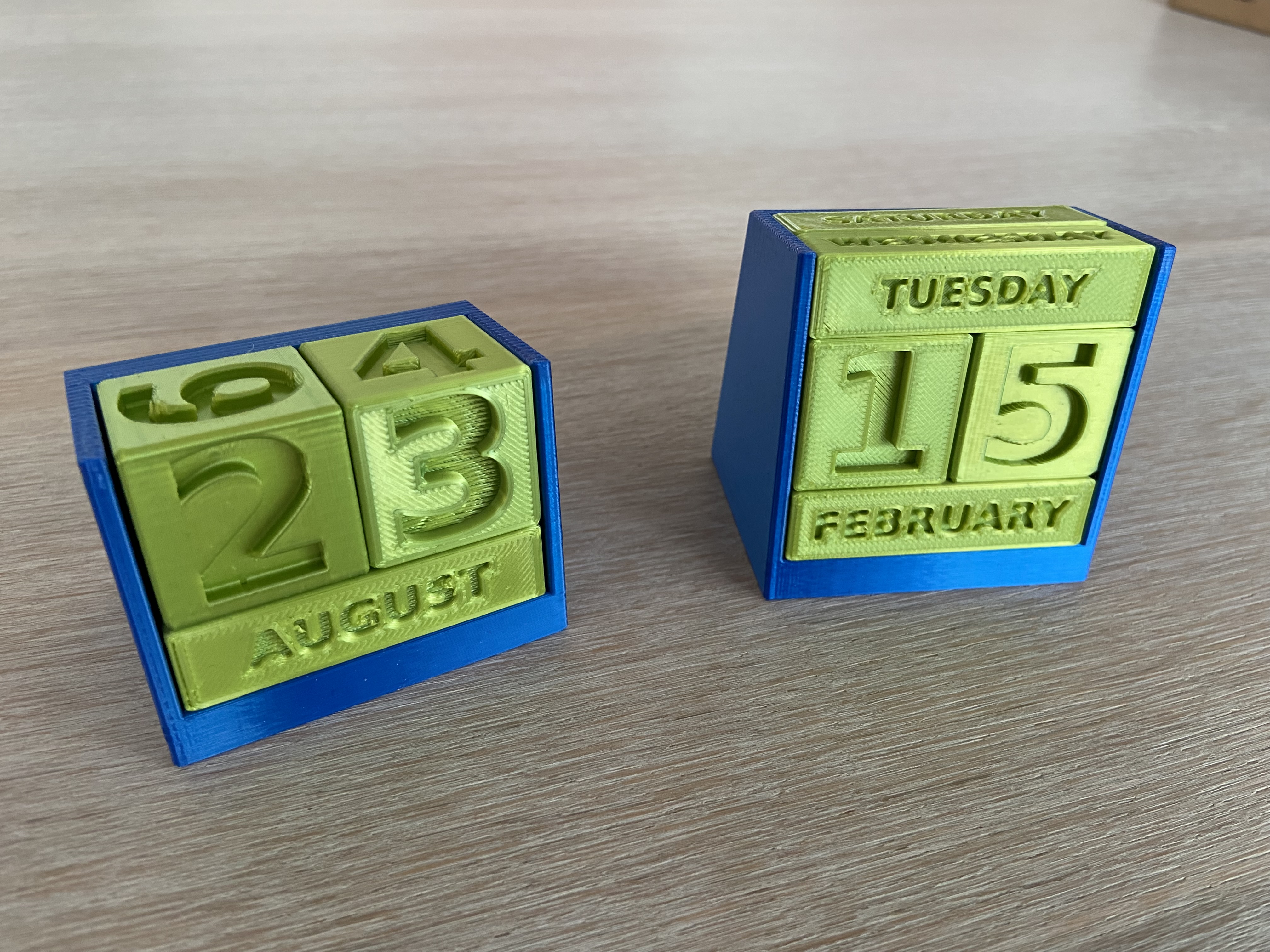 Lịch Bàn Vĩnh Cửu Tiếng Anh/Đức