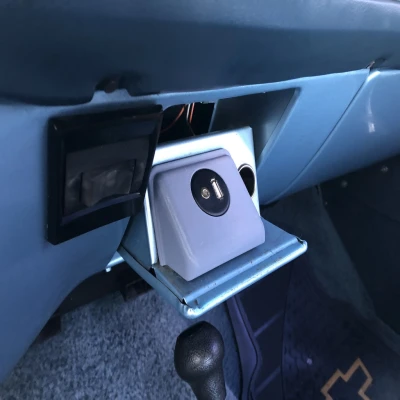 Bộ chuyển đổi USB và Aux cho Khay gạt tàn Chevy Square Body K5 Blazer