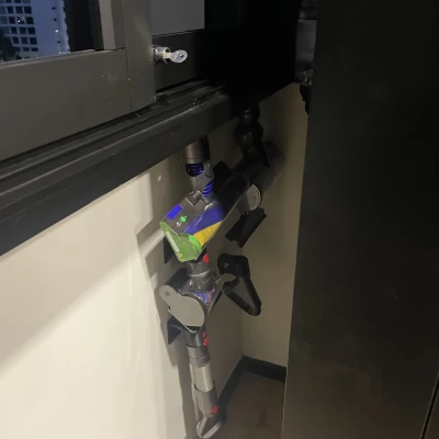 Giá treo tường Dyson v12 có thanh đỡ dưới (lỗ M4)