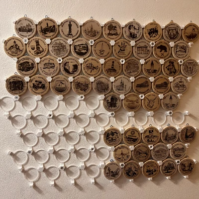 Bảng treo tường cho huy hiệu du lịch bằng gỗ