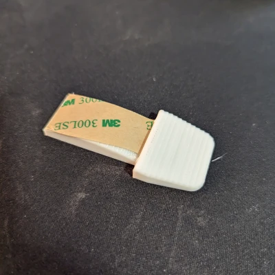 Tay nâng nắp bồn cầu