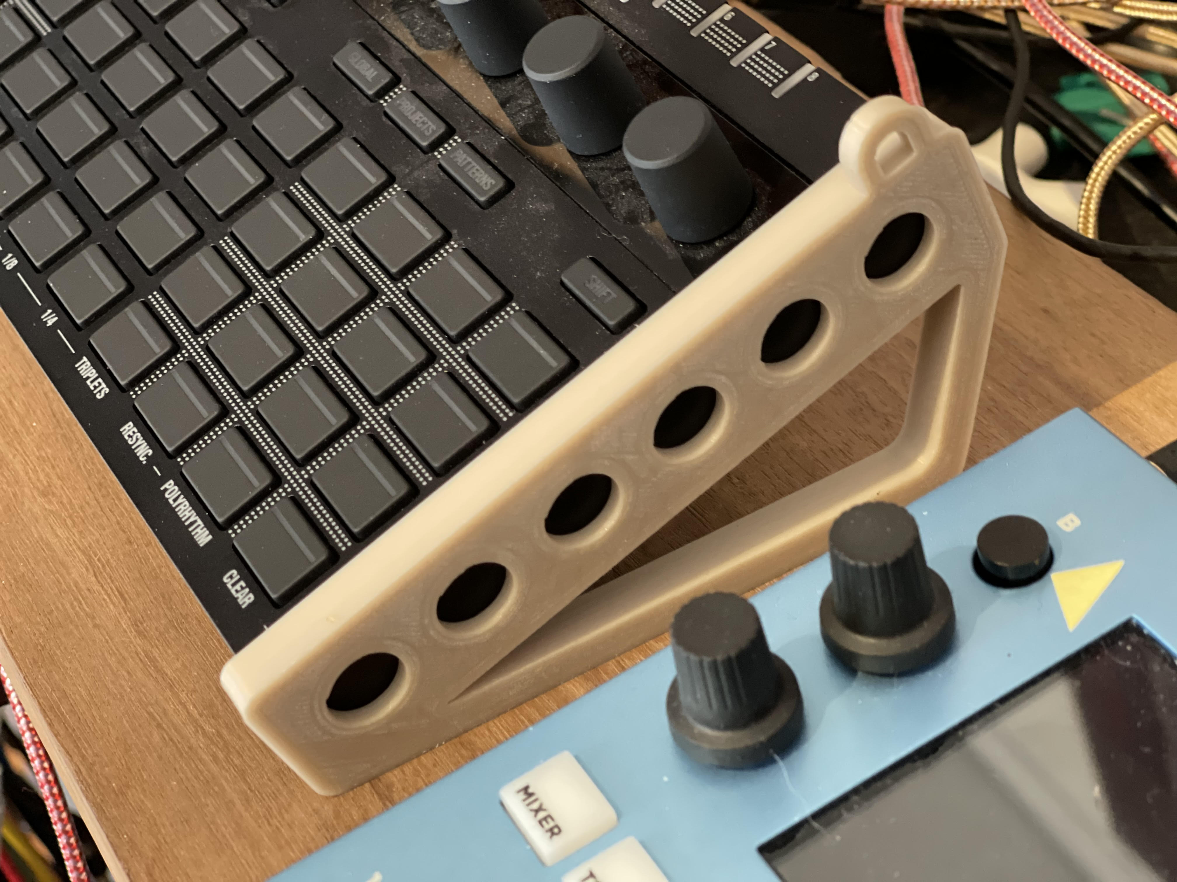 Chân đế Korg SQ64