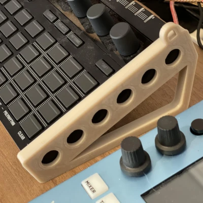 Chân đế Korg SQ64