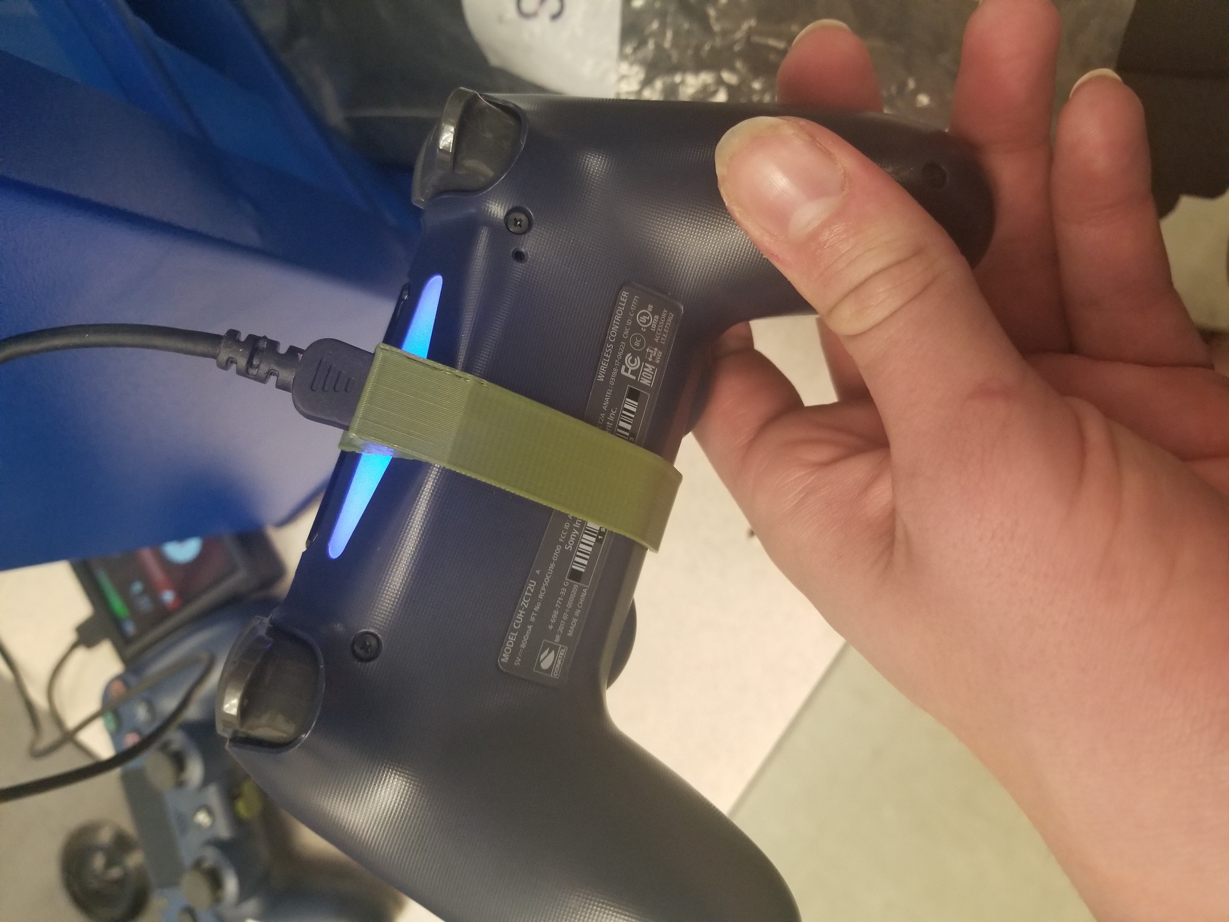 Giảm căng cáp cho bộ điều khiển Dualshock 4