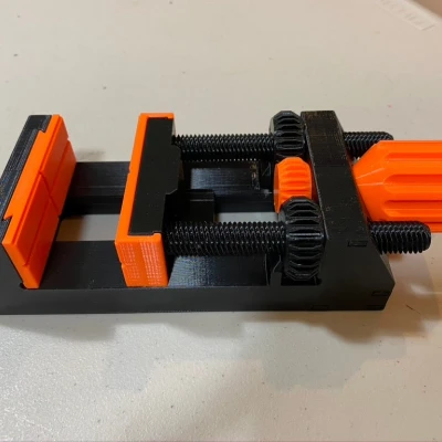 Mỏ cặp hoạt động nhanh