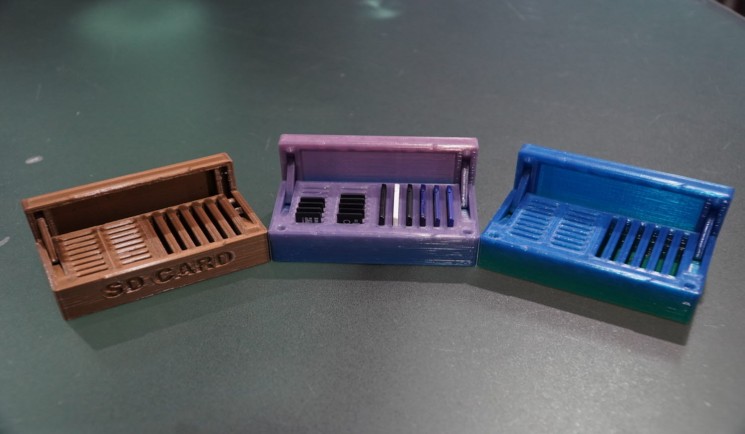 Hộp đựng thẻ SD