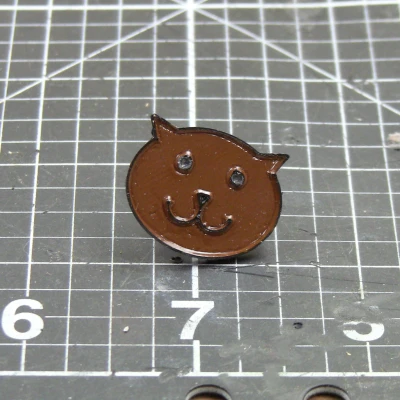 Ghim cài đầu mèo men