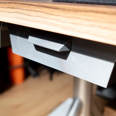 Ngăn Kéo Dưới Bàn Mở Rộng và Lỗ Vít Rộng Hơn