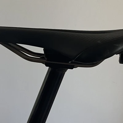 Giá đỡ đèn hậu Cateye cho yên Ergon