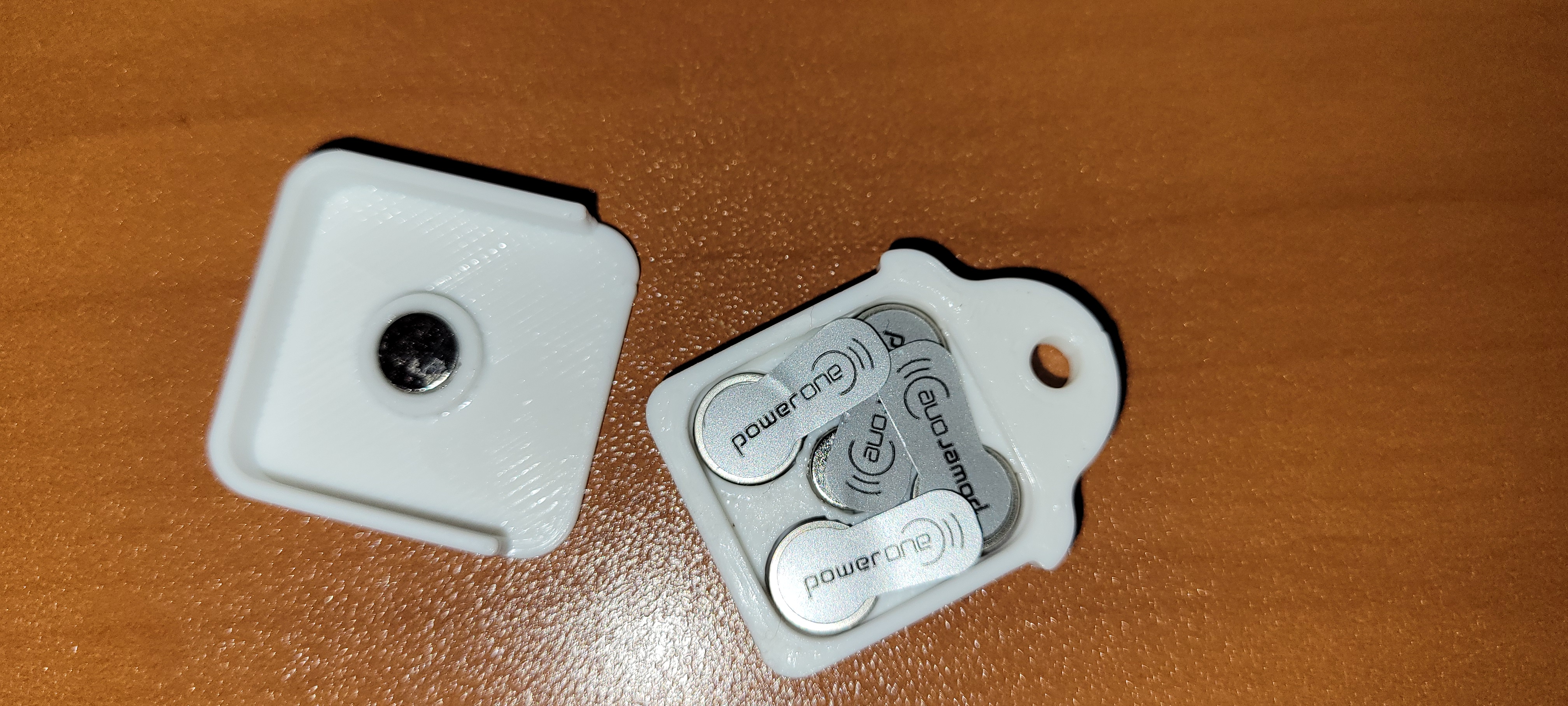 Hộp Đựng Pin Máy Trợ Thính 312 (Màu Nâu) Kèm Móc Khóa