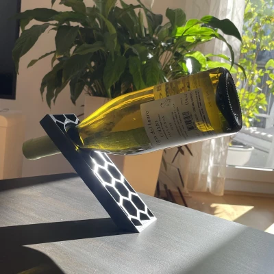 Chân Đế Rượu Vang Chống Trọng Lực