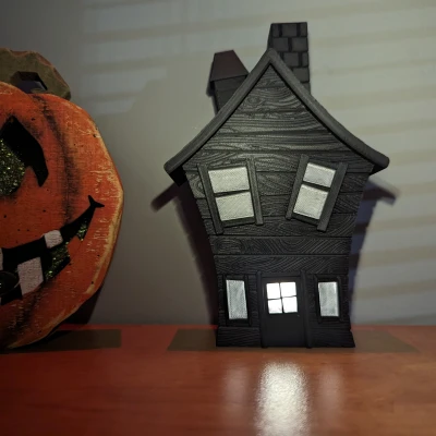 Ngôi nhà ma ám đèn trà