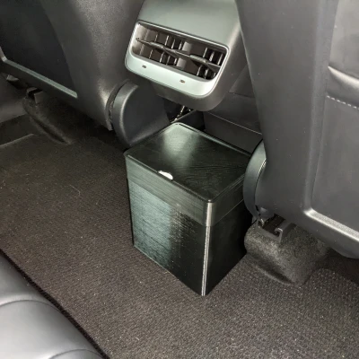 Thùng rác cho Tesla Model Y