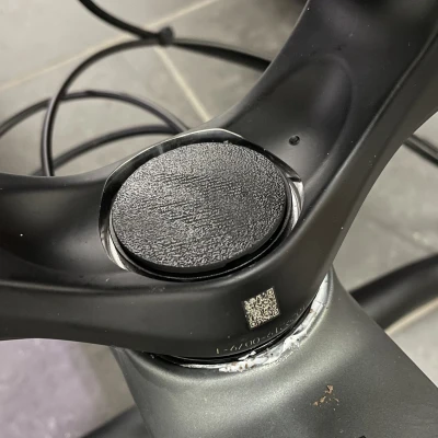 Giá đỡ APPLE AirTag Ø34 mm cho phuộc MTB