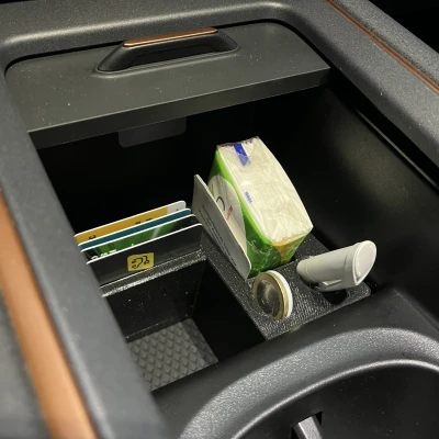 Cupra Born - Khay Tổ Chức Hộp Trung Tâm