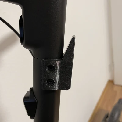 Móc AirTag cho Ninebot G30