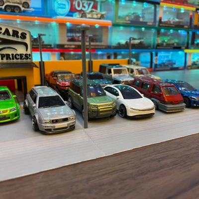 Mô hình trưng bày cửa hàng xe cũ tỉ lệ 1/64