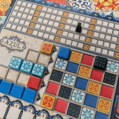 Khay đặt ô và chốt ghi điểm Azul