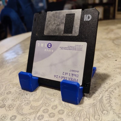 Đế Điện Thoại Từ Đĩa Mềm