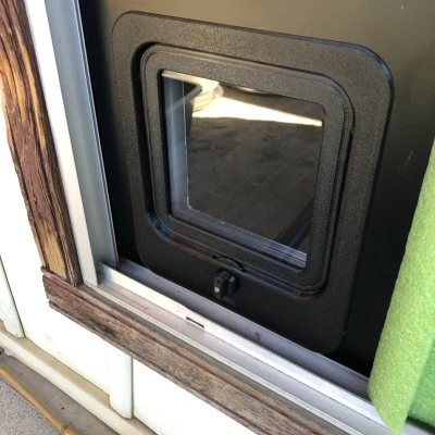 Cửa cho Thú Cưng có Khóa 4 Chiều & Tự Đóng Bằng Nam Châm V2