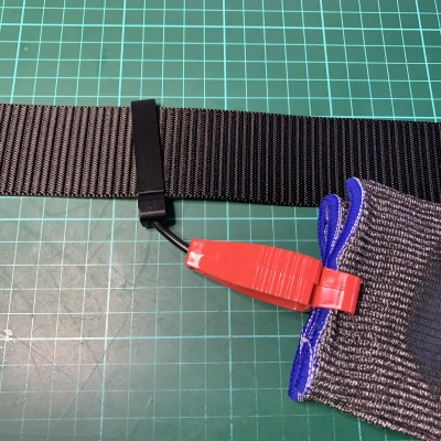 Kẹp Giữ Găng Tay & Vòng Luồn Dây Nịt