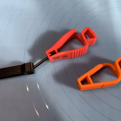 Kẹp Giữ Găng Tay & Vòng Luồn Dây Nịt