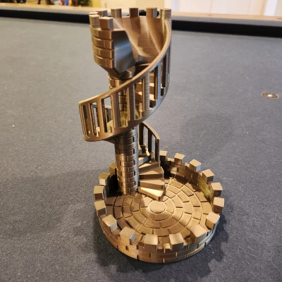 Tháp Xúc Xắc Cầu Thang Lâu Đài