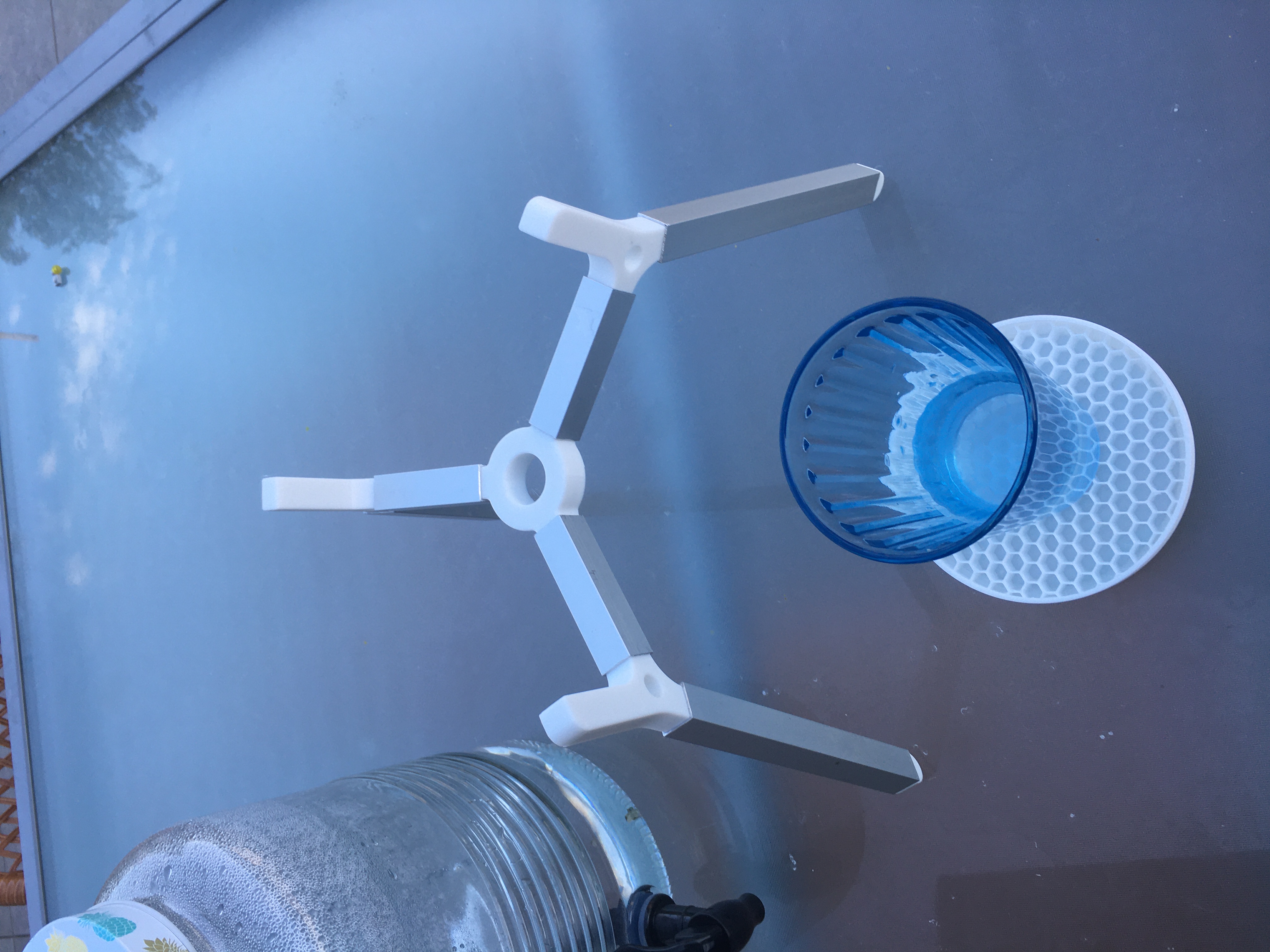 Đế Đựng Bình Nước Giải Khát