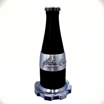 Chai Nuka Cola Fallout Bản Gốc Có Đế Trưng Bày