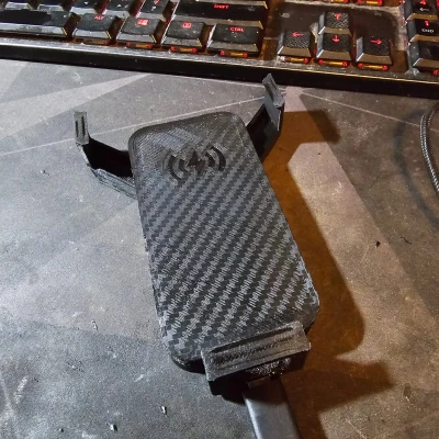 Giá đỡ điện thoại ô tô kiêm sạc không dây