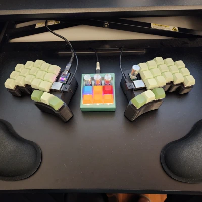 Hai mẫu vỏ cho Bàn phím công thái học chia đôi CheapinoV2 (bởi tompi)