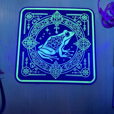 Mô Hình Ếch Hecate Phát Quang