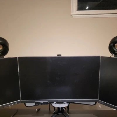 Giá đỡ loa Creative Pebble 2.0 gắn màn hình