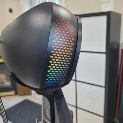 Giá Treo Màn Hình Creative Pebble X: Tiết Kiệm Không Gian Bàn Làm Việc Phong Cách!