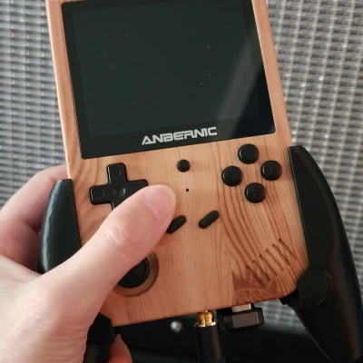 RG351V Tay Cầm Mở Rộng Phía Sau Thoải Mái