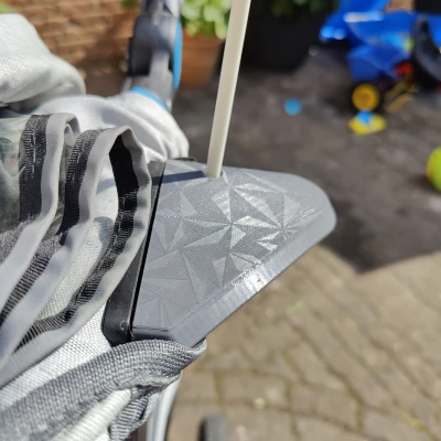 Giá Gắn Cờ Hiệu Cho Qeridoo Kidgoo & Sportrex