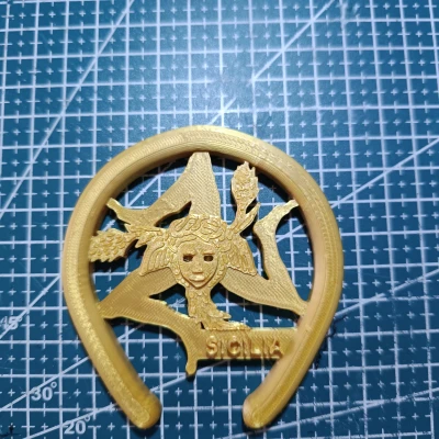 Trinacria - Nam châm