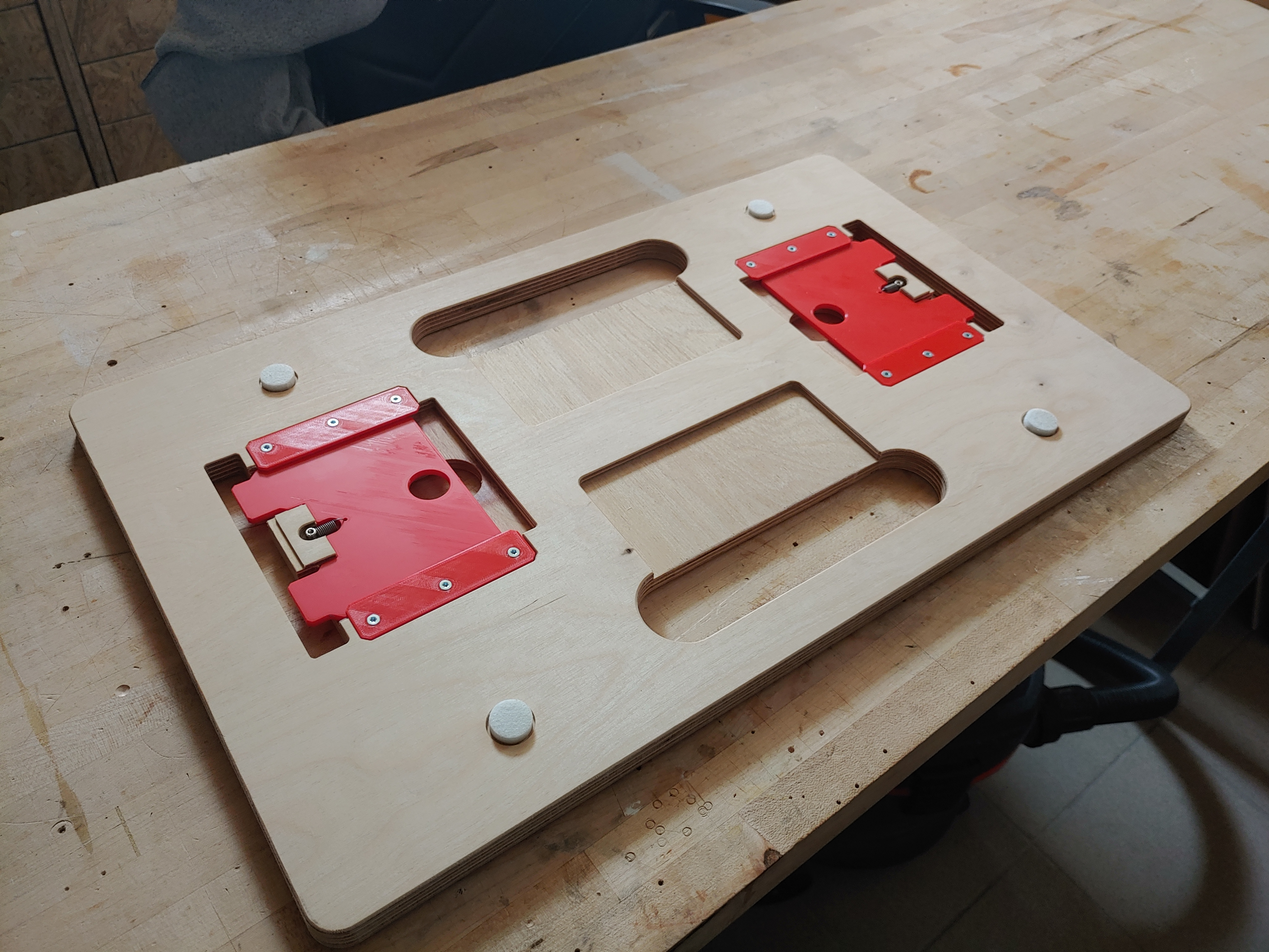 Bàn làm việc nhỏ cho LBOXX