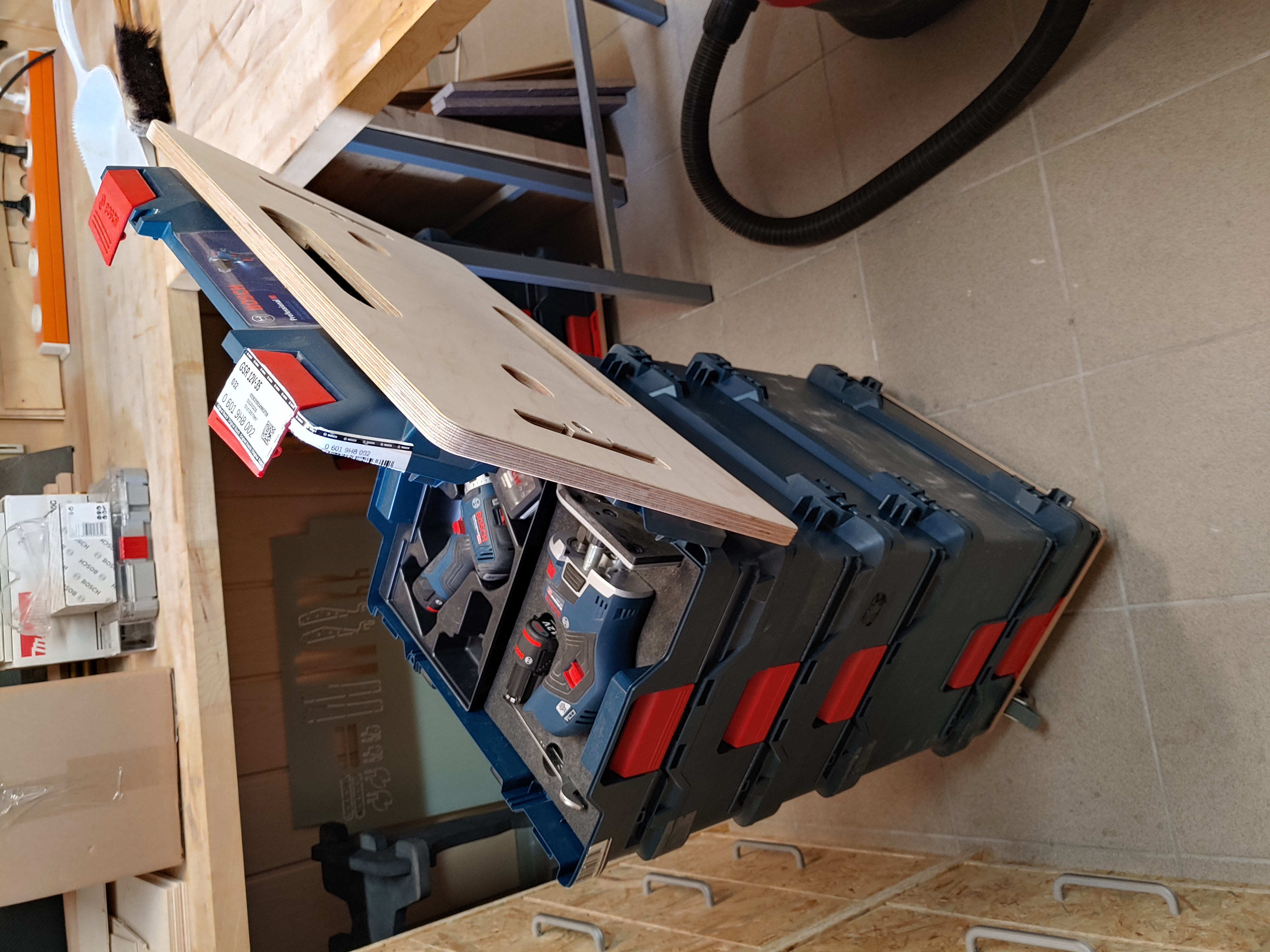 Bàn làm việc nhỏ cho LBOXX