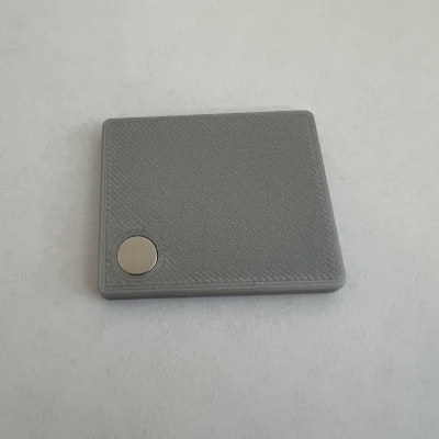 Kệ trưng bày Benchy đơn kèm Nam châm