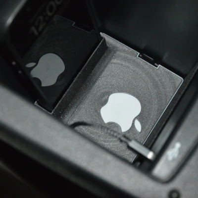 Đế iPhone cho hộc chứa đồ dưới bệ tỳ tay Volkswagen Golf