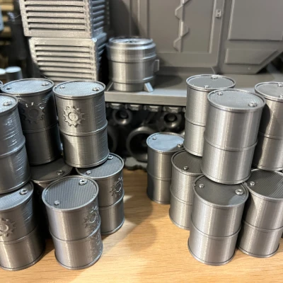 Các Thùng và Thùng có Logo "Gear"