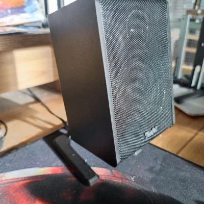 Chân đế loa Teufel